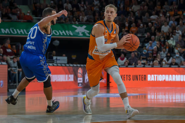 汇聚了来自 汇聚了来自