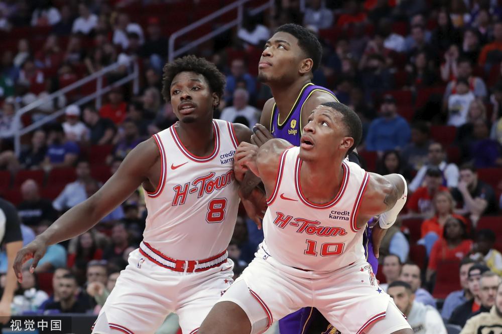 赛场中站稳 赛场中站稳