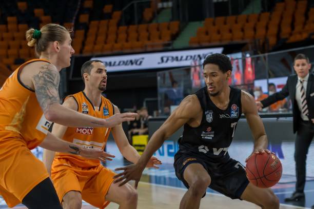 临着新的波 临着新的波